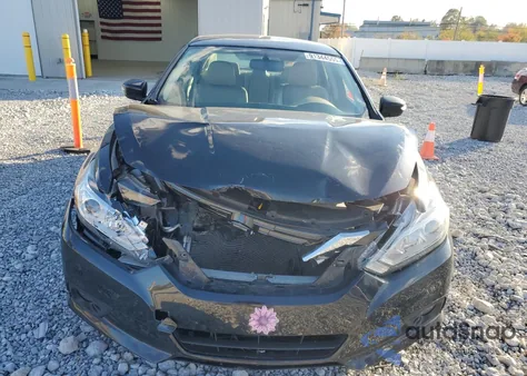 2018 Nissan Altima 2.5 z USA, uszkodzony, nr VIN 1N4AL3AP8JC115802
